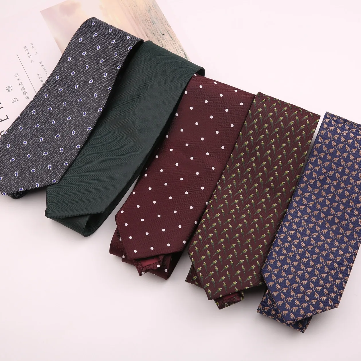 Colored twill polyester men's business suit tie 8CM Korean version arrow shaped suit tie