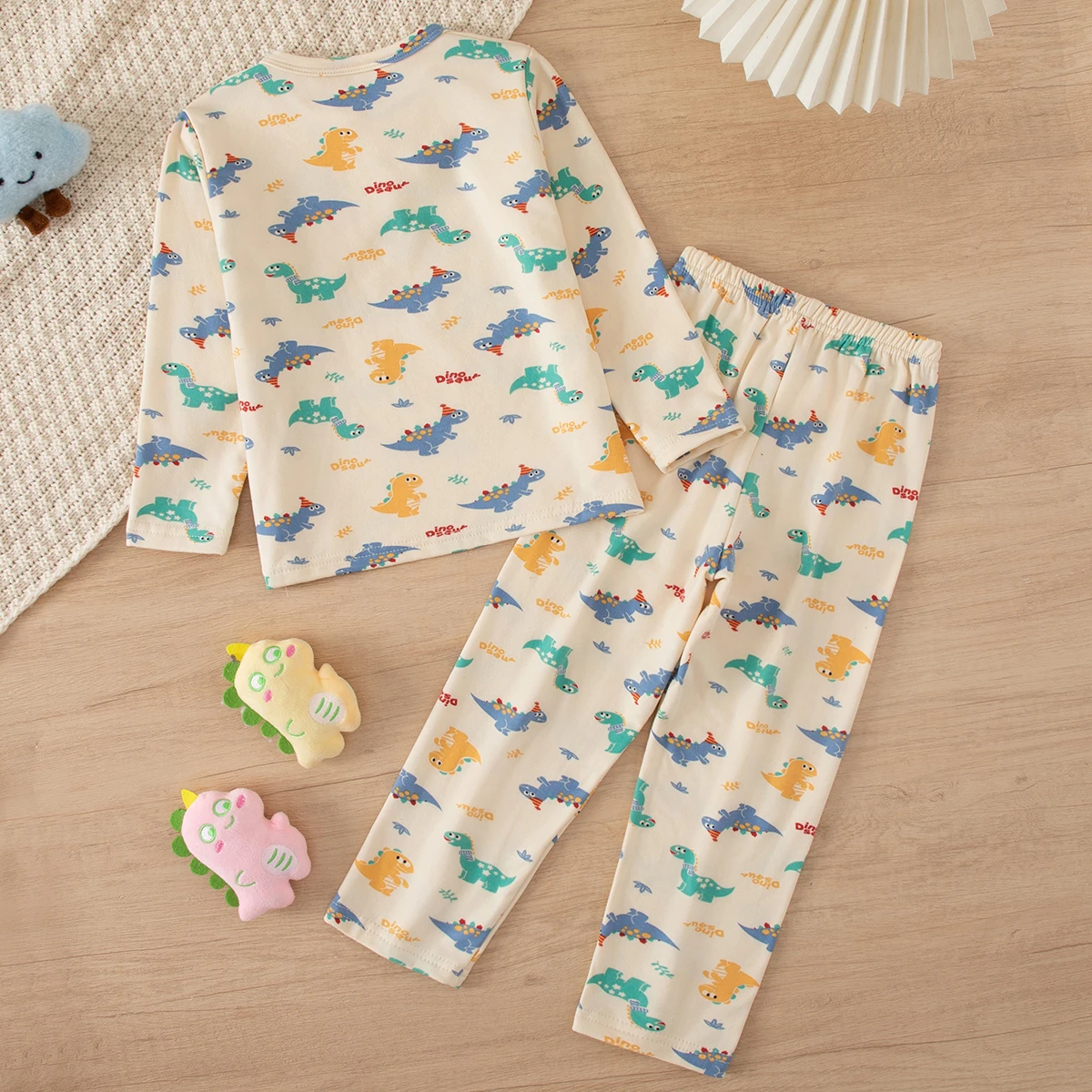 2-teiliges Kinder-Set für Herbst/Winter, bestehend aus bequemer, langärmliger Thermounterwäsche, ideal als Freizeitkleidung und als süßes, mit Cartoon-Motiven versehenes Schlafanzug-Set für Jungen und Mädchen. – Detail 4