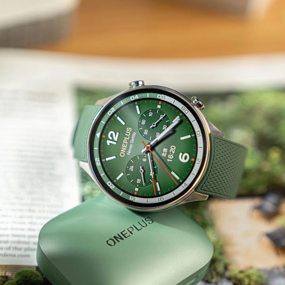 الإصدار العالمي من ساعة OnePlus Watch 3 الذكية، شاشة AMOLED مقاس 1.5 بوصة، ذاكرة 32 جيجابايت، Snapdragon W5 Wear OS من Google IP68