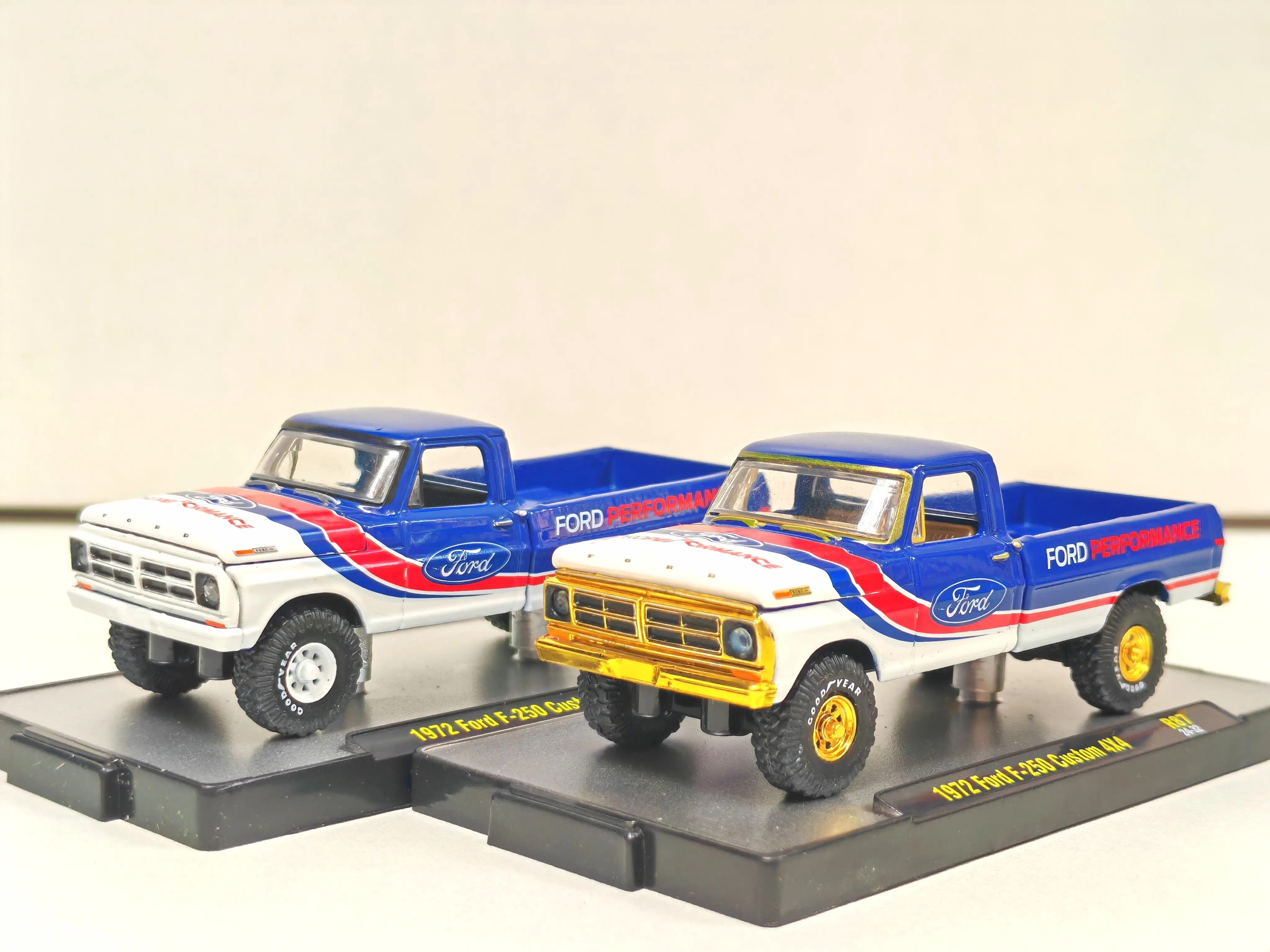 

M2 машины 1/64 1972 Ford F-250 Custom 4X4 R87 литые модели автомобилей из сплава коллекция подарочных игрушек