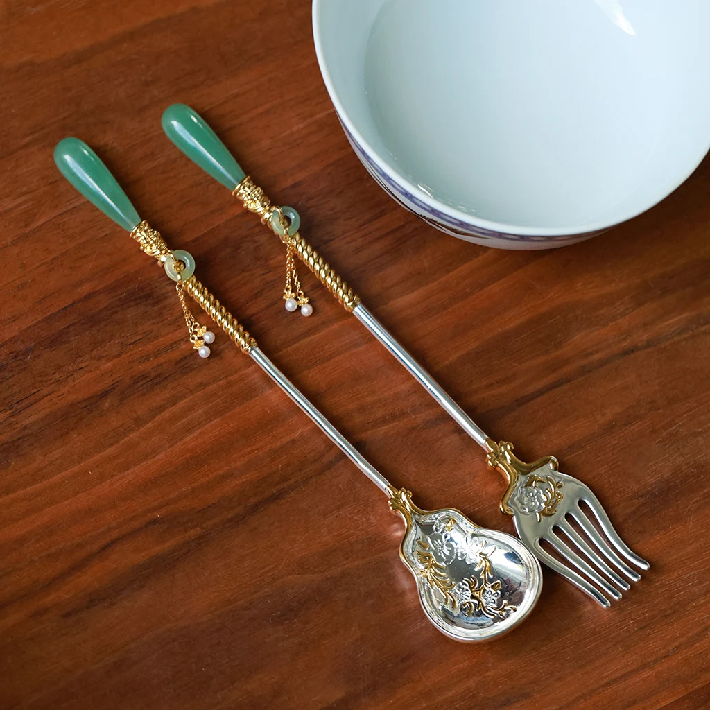 

Handmade Palace Style Retro Aventurine Carved Fork Spoon