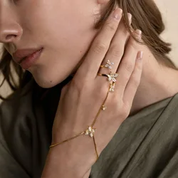 Gorgeous Design Flower Finger Bracelet Adjustable Y2k Women Ornament Elegant Boho Bangle Crystal Hand Chain Open Wedding Gift