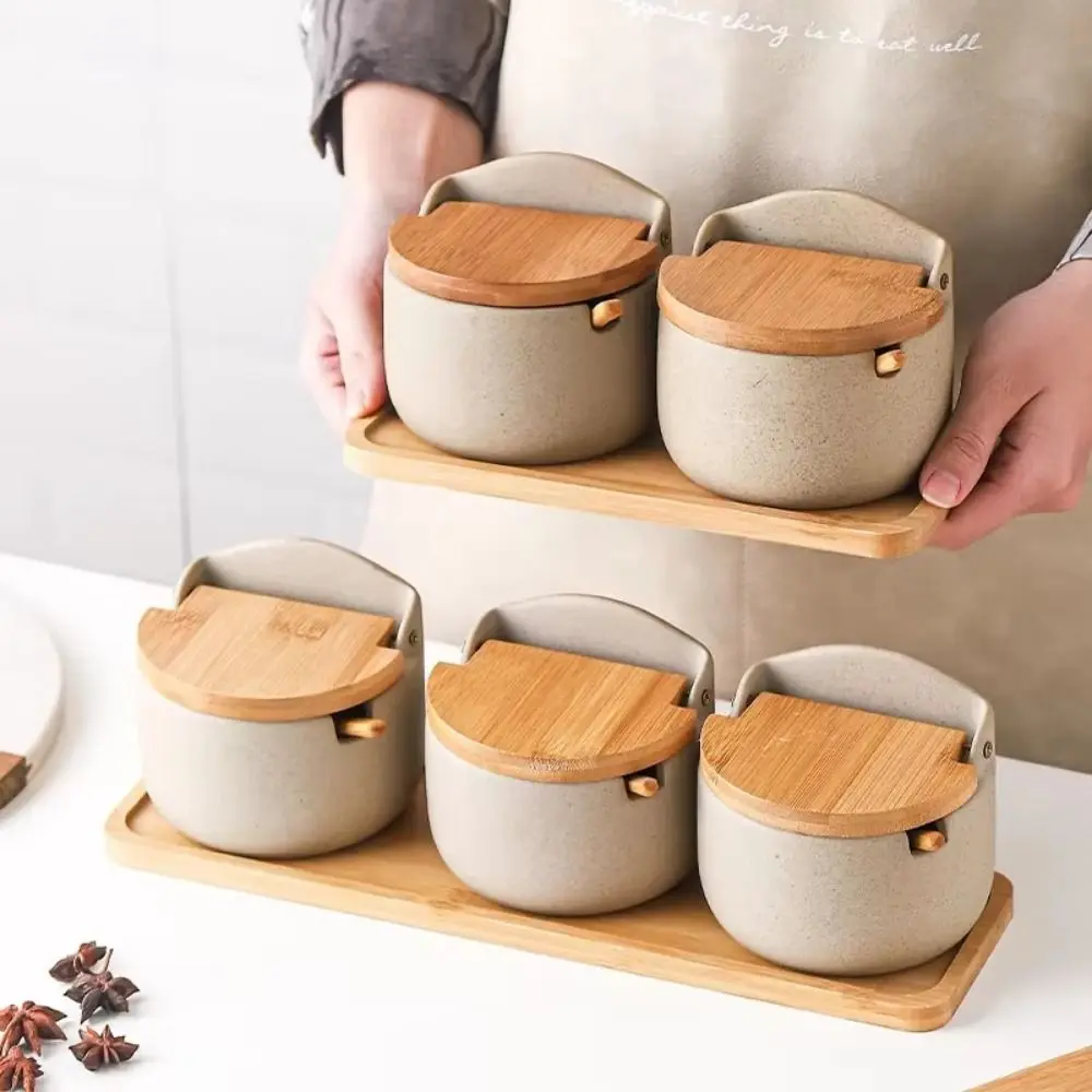 Ensemble de pots d'assaisonnement en céramique avec couvercle en bambou, cuillère de service, boîte de rangement pour épices en bois, pot à épices de cuisine anti-brûlure et étanche à l'humidité