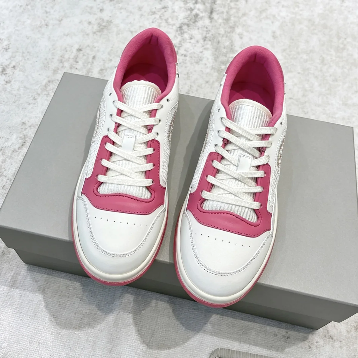 2026 High Quality Autumn Women Contrast Lace Up Panel Stitching Street Style Casual Sneakers ch26010542
