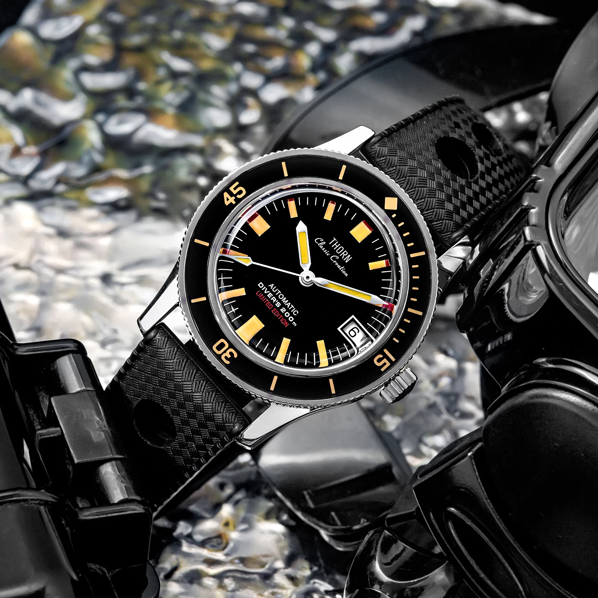 【T006】Watch THORN Titanium Fifty Search Barracuda Watch 38MM diameter Vintage trend Watch Sapphire Mirror T006