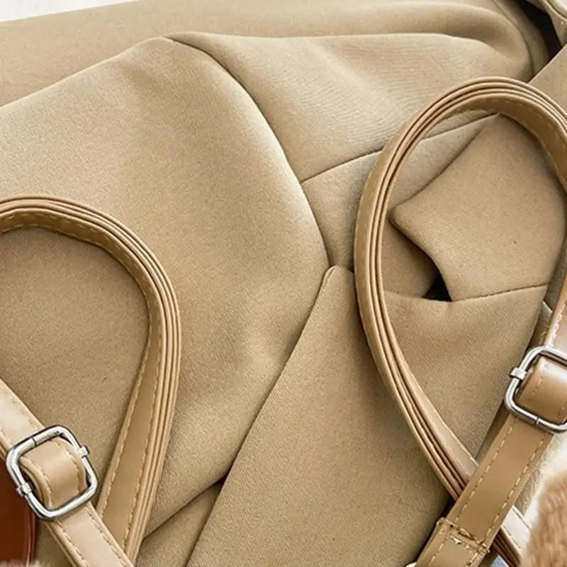 2025 Nuova borsa a tracolla morbida in peluche con display trasparente frontale per spille anime convertibili in zaino con