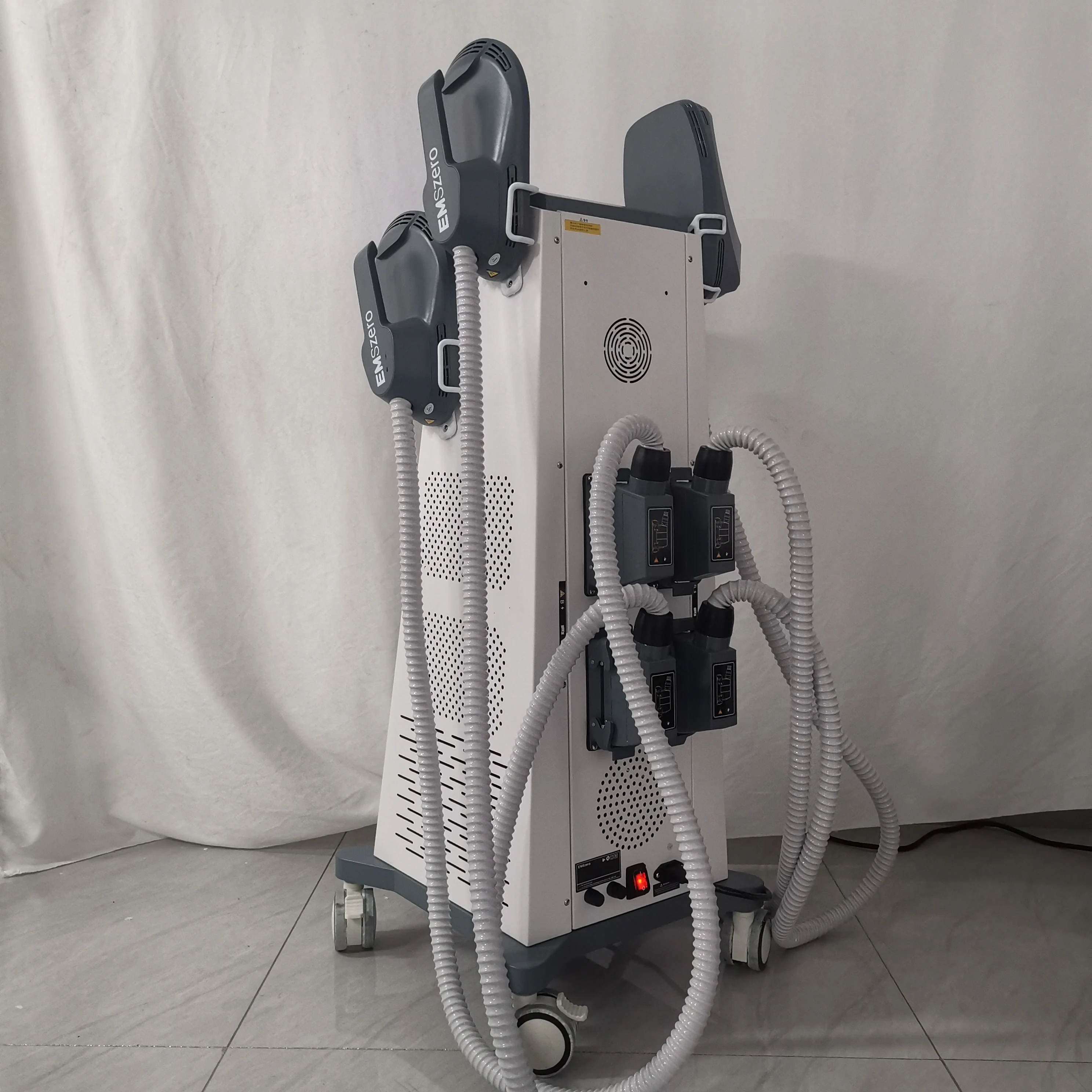 التكنولوجيا إجراء بناء العضلات فقدان الوزن اللياقة البدنية تشكيل الجسم الأرداف رفع EMSzero NEO 6500W 15TESLA يستخدم RF