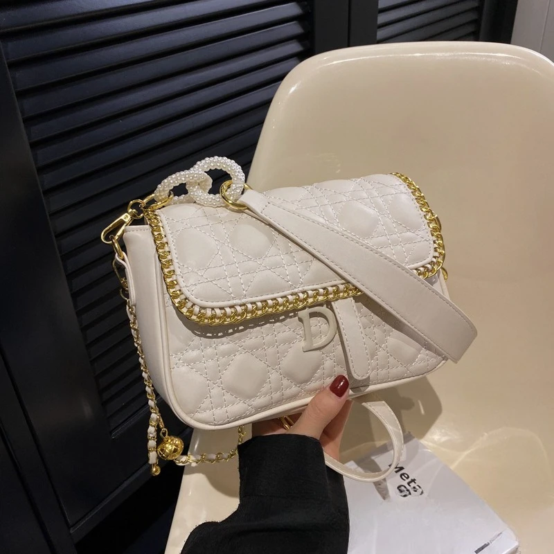 ‌ กระเป๋าสะพายโซ่สไตล์เกาหลี 2025 - กระเป๋าสะพายข้างสุดหรูสำหรับผู้หญิง |   กระเป๋าสะพายข้างและกระเป๋าถือแบบคล้องแขนแฟชั่น INS ขนาดเล็ก ‌