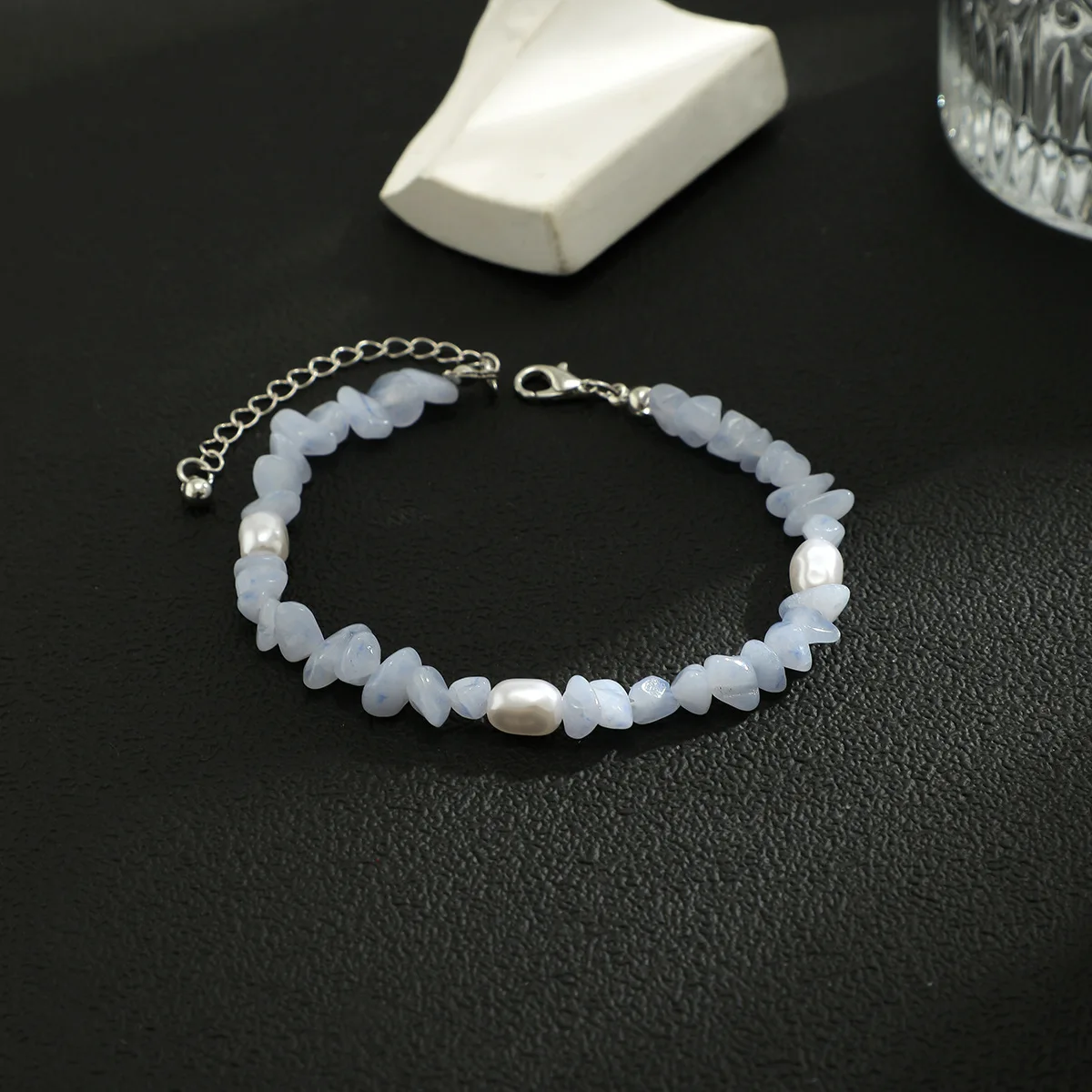 Französisches Retro-Armband mit unregelmäßigen blauen Steinen und Perlen, einfache Perlenkette, Herrenschmuck, trendige Party-Accessoires, Geschenke – Detail 4