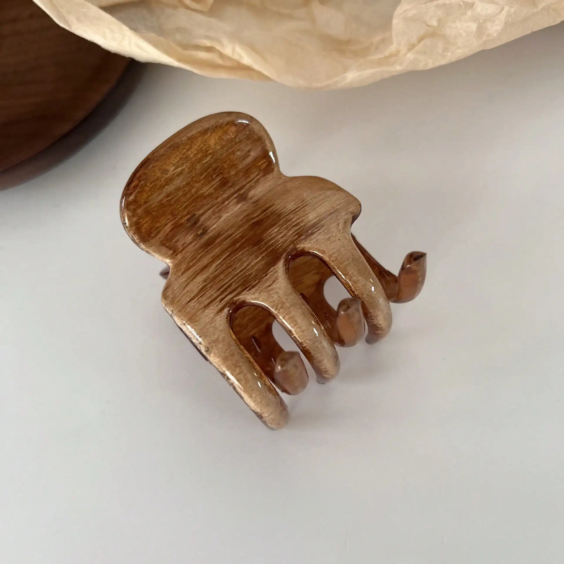 

High-End Oil Painting Feel Lacquered Wood Color Hair Clip Large French Style Elegant Back Of Head Hair Bun Shark Clip Gentle Hairpin