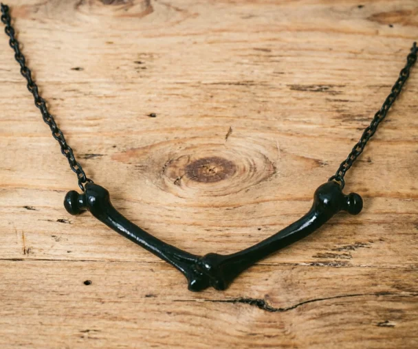Gothic Black Femurs Bone Necklace Walking Dead Zombie Anatomical Skeleton Pendant Fashion Hot Charm Punk Jewelry