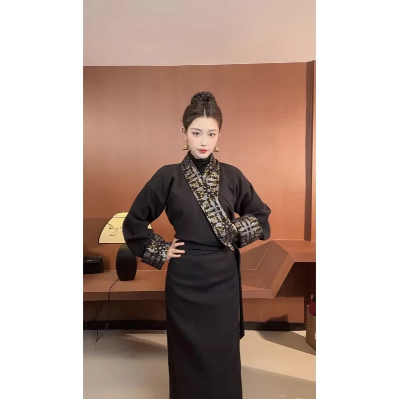 

Китайская тибетская зимняя шерстяная одежда для похудения в этническом стиле с цветовыми сочетаниями и длинным краем, длинное платье-халат