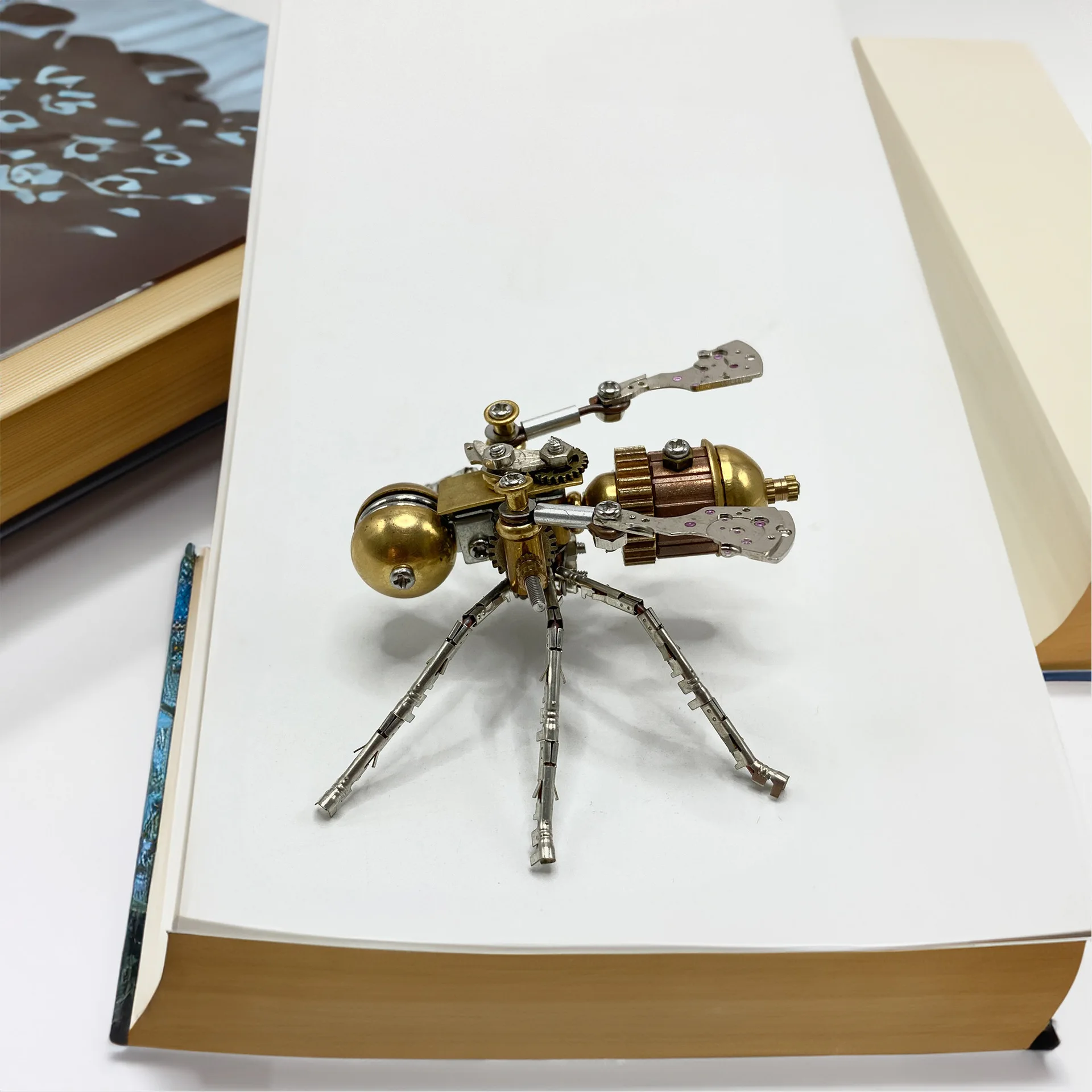 

3d Stereoscopic Mecha Little Bee Metal Handcrafted Assembly Model Mechanical Insect Creative DIY For Boys Fun Collectible Gift