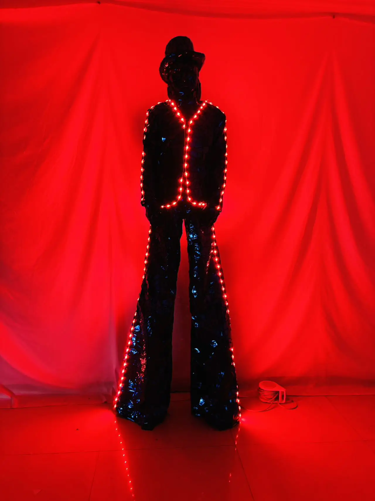 LED Stilts Walker Robots Shiny Mirror Sequin Fabric Suits Show Stage Performance Cosplay Costumes for Entertainment Events