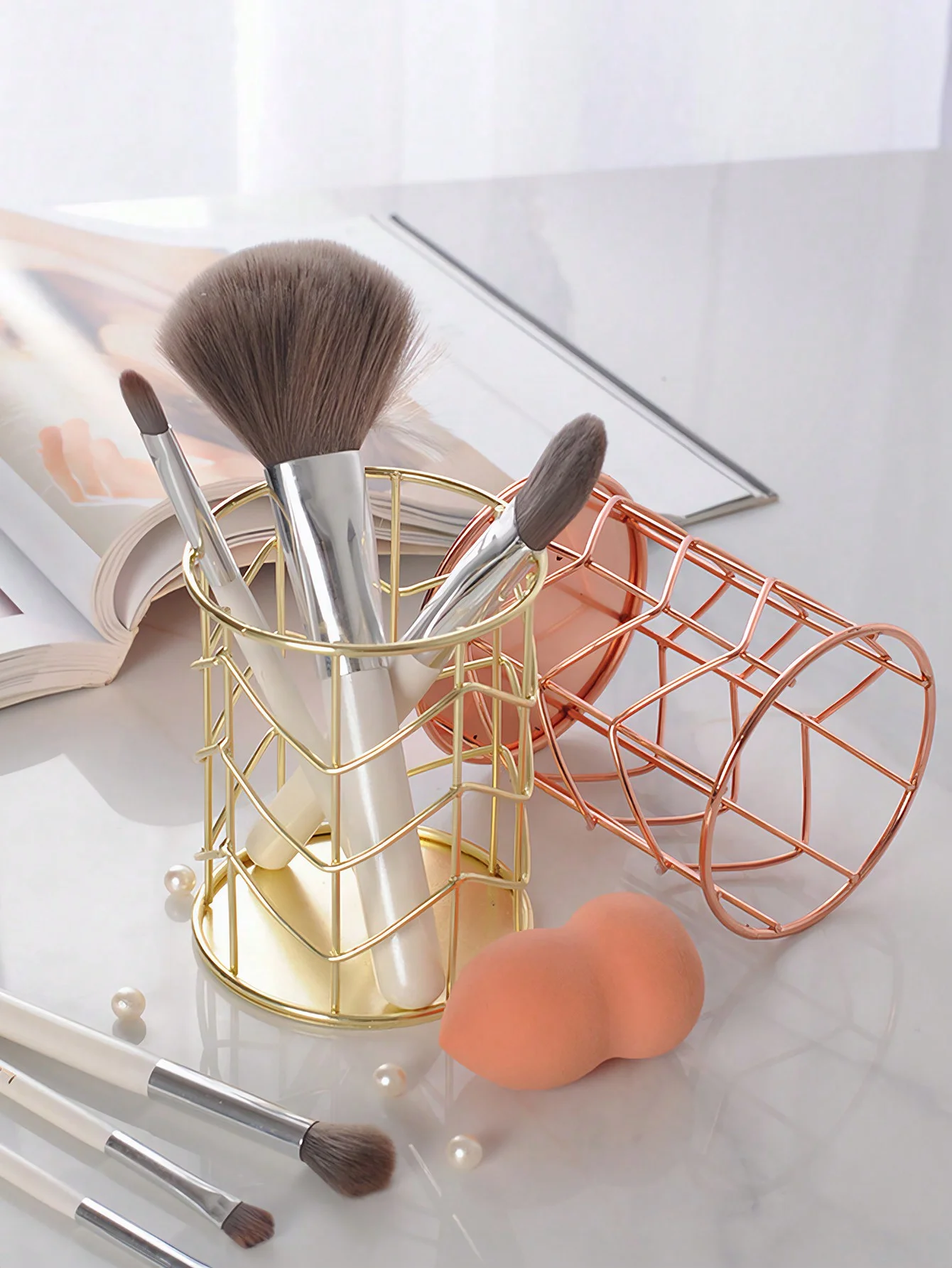 1psc حامل أقلام معدني مجوف، تخزين بسيط للمكياج