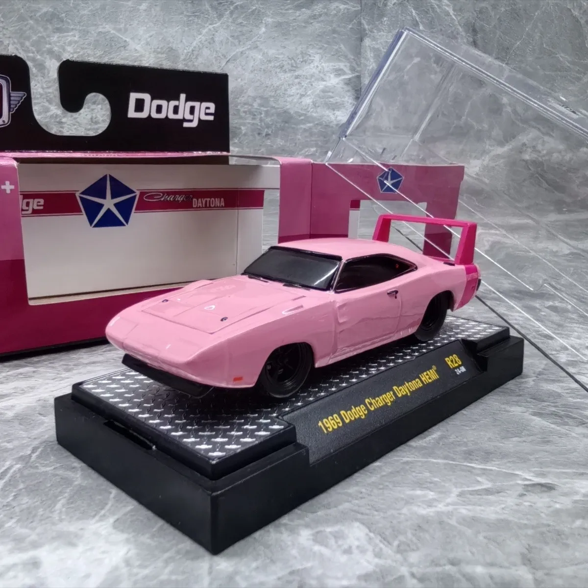 M2 1:64 1969 Dodge Charger Daytona Hemi Die-cast Model Car