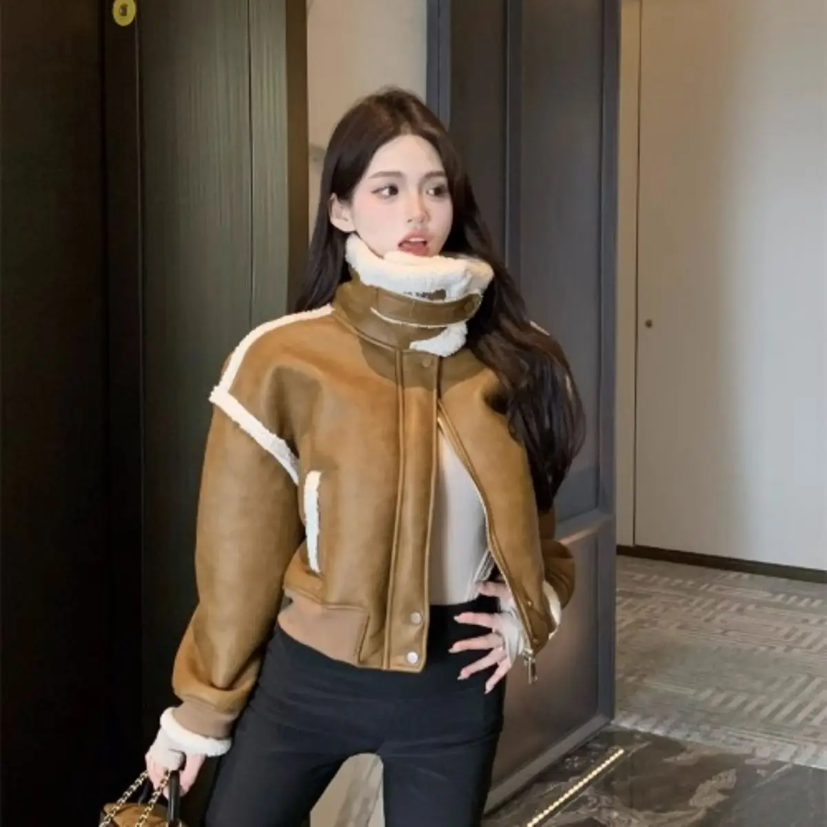 2024 Winter Nieuwe Vrouwen Tops Jasje Lamswol Splitsen Kraag Lange Mouw Rits Korte Jassen Dames Kleding