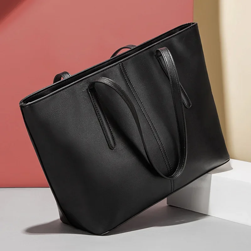 سعة كبيرة حمل حقيبة 2025 حقيبة نسائية الموضة عبر الحدود جديد بسيط حقيبة يد للسيدات تخفيف حقيبة كتف مفردة