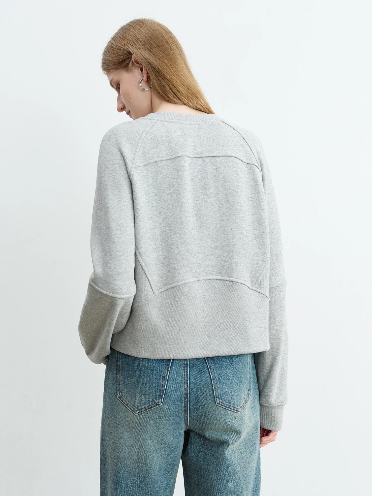 ZIQIAO Petite Sense Structure Raglan Sleeve Pullover Sweatshirt For Women 2025 Autumn New Round Neck Solid Color Top 25ZQ93075