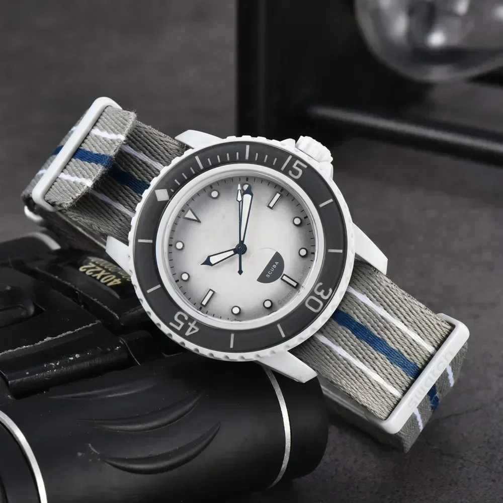 2025 luxe minimaliste hommes sport montre-bracelet mode montre pour hommes bracelet en Nylon rétro analogique montres à Quartz Date Reloj Hombre A +