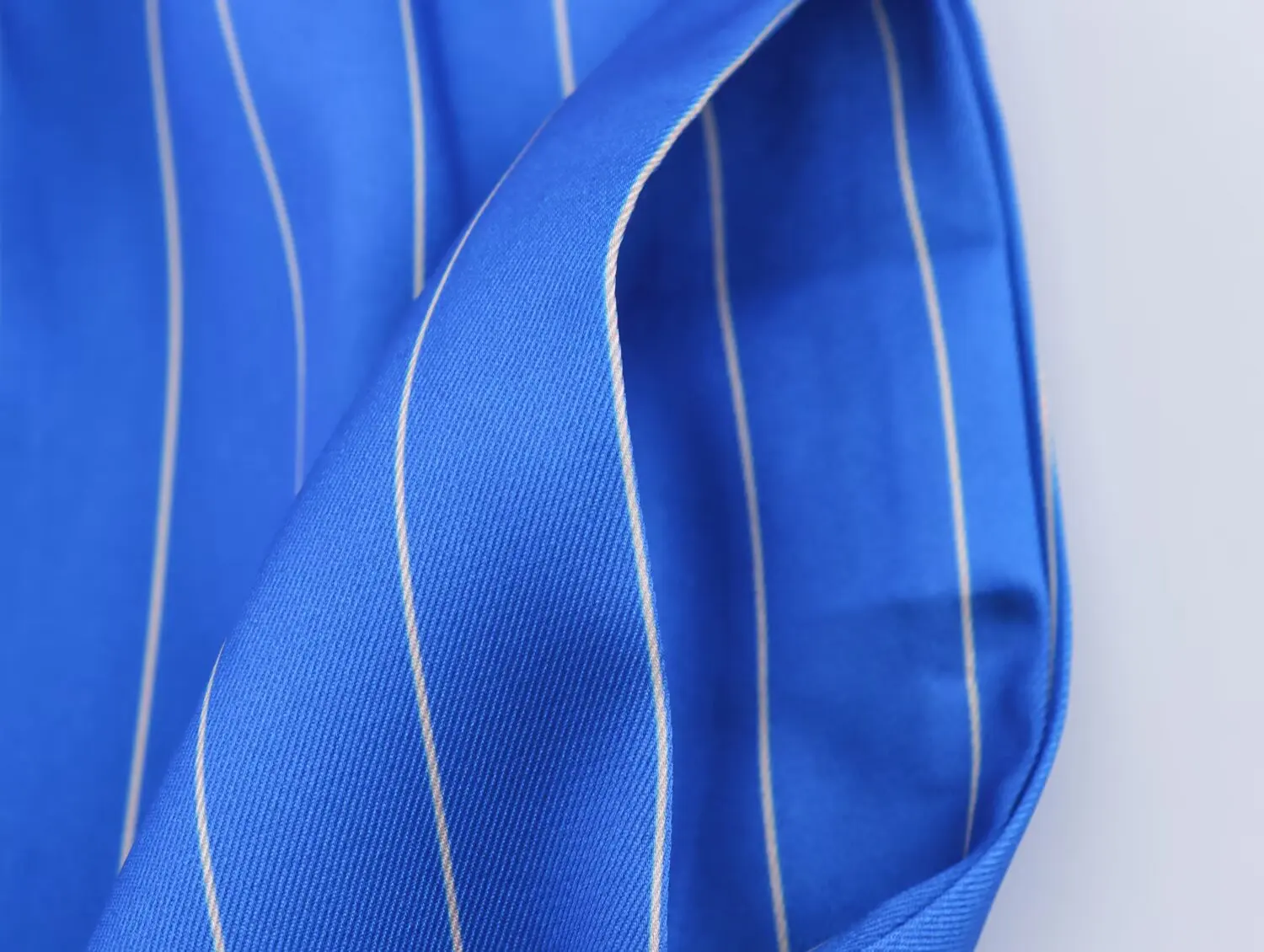 กางเกงขายาวทรงหลวมเอวสูงสไตล์ยุโรปและอเมริกา แฟชั่นทันสมัย ใส่ได้หลากหลาย สำหรับผู้หญิง ปี 2025