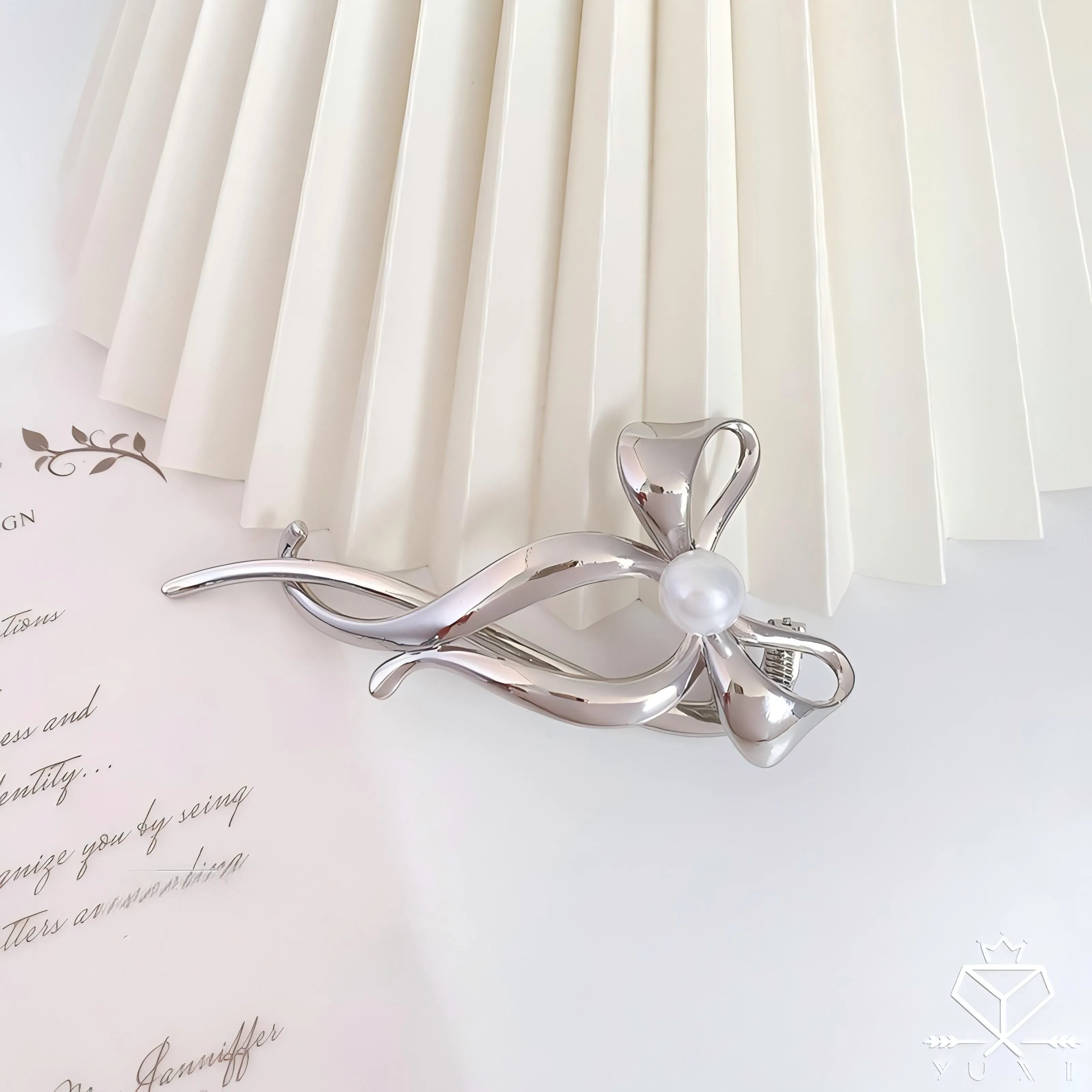 ファッショナブルでエレガントな合金製リボンヘアクリップ、馬の束ね髪クリップ、女性用ヘッドウェア、ポニーテールホルダー、ヘアアクセサリー