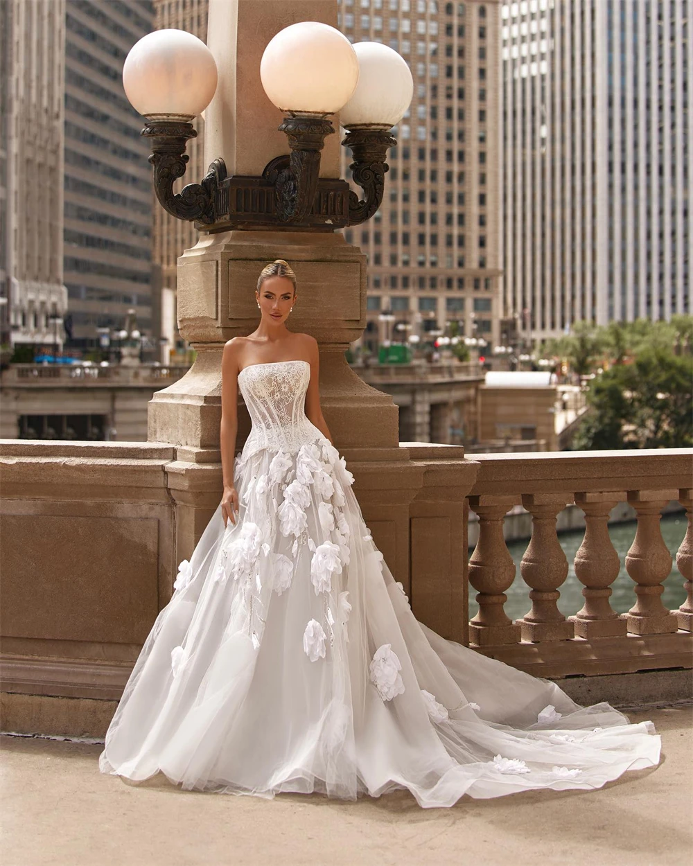 

Customized Elegant White Organza Wedding Dress Formal Strapless Sleeveless Robe de mariée Soft A-Line Court Train Bridal Gowns