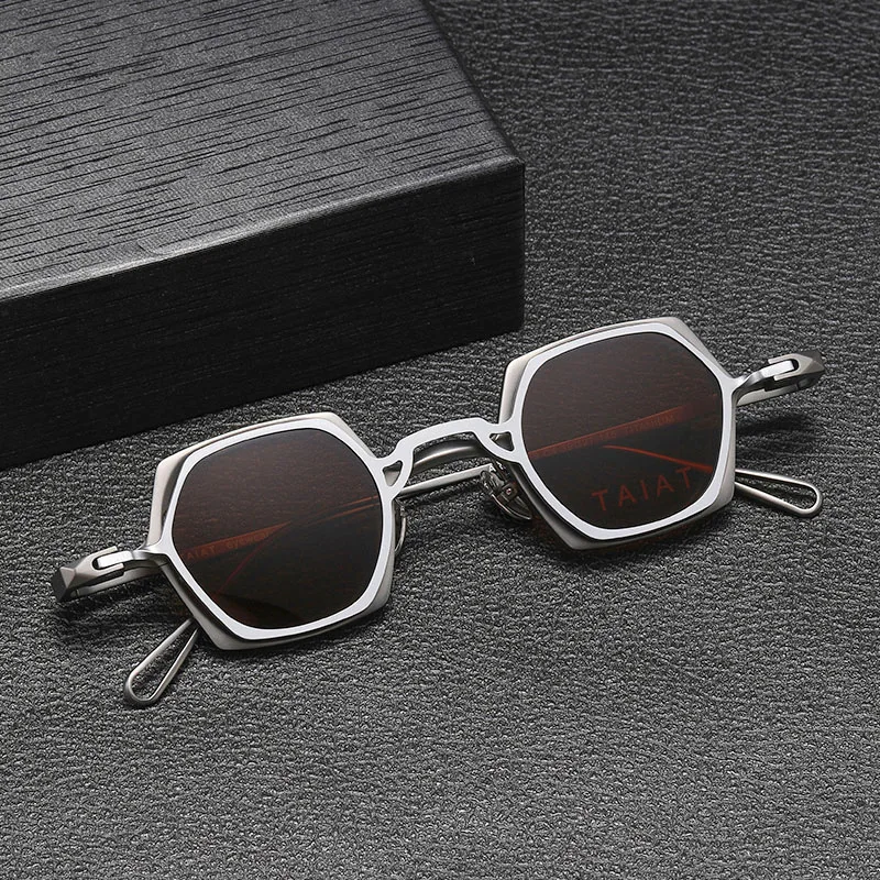 Magnetic Hanger Titanium Polygon Sunglasses for Men and Women Optical Myopia Frame Business Style Antique High Quality.