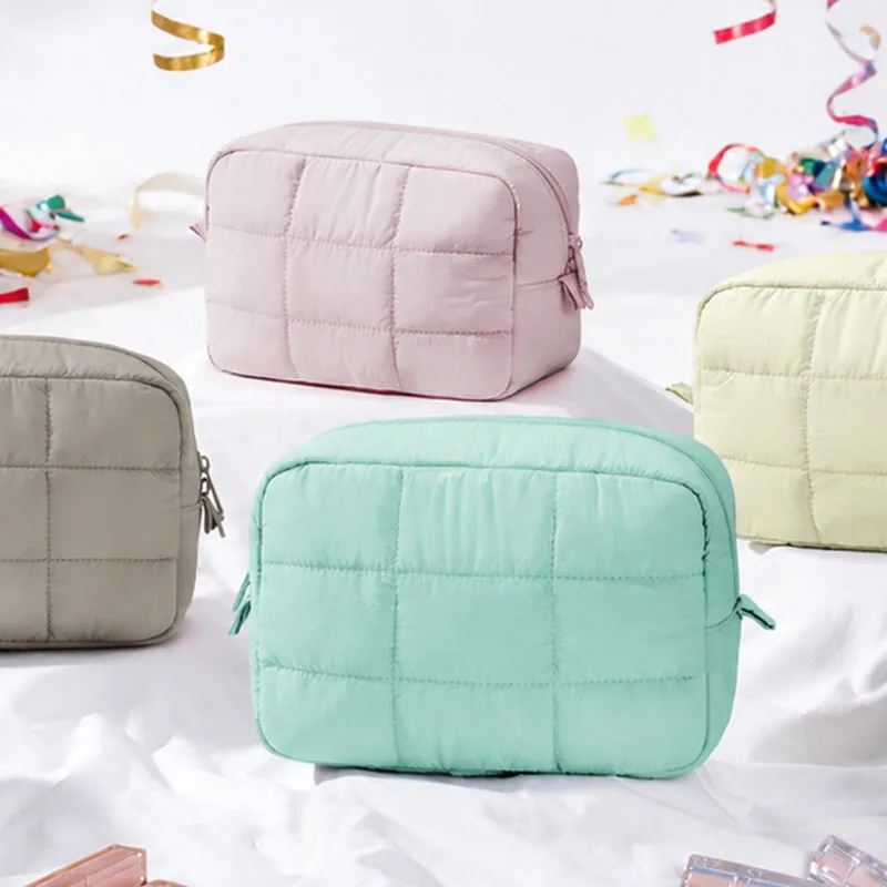 Cloud Puff Makeup Bag Large Capacity Aesthetic Quilted Grid Cosmetic Storage Bag Case Portable Travel Toiletry Case