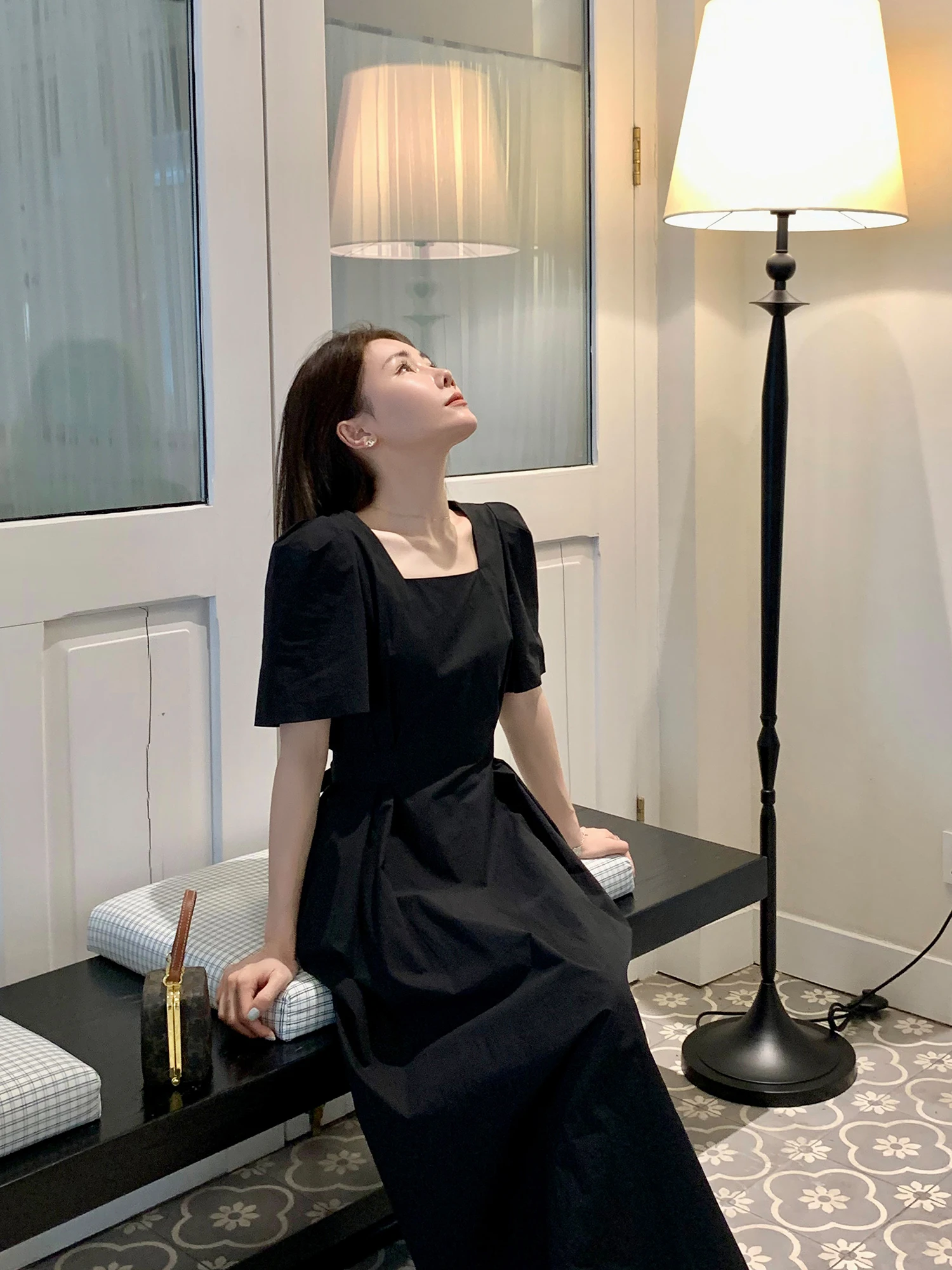 

Женское летнее платье Hebe Style с черным квадратным воротником, приталенное, миди, простого А-силуэта, с длинными рукавами-фонариками из хлопка