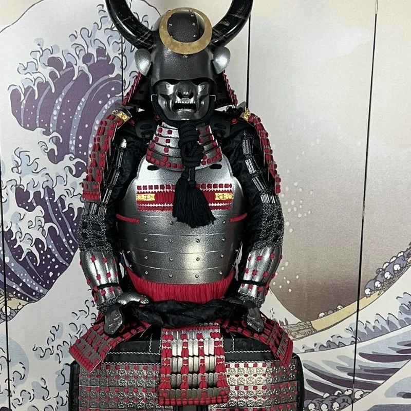 Support customized Japanese samurai armor horns, helmets, various film and television props, armor weapons