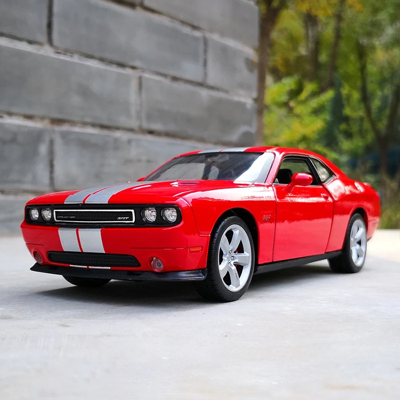 WELLY 1:24 Dodge Challenger SRT 2012 Alloy Car Diecasts & Toy Vehicles Car Model Miniature Scale Model Car Toy For Children