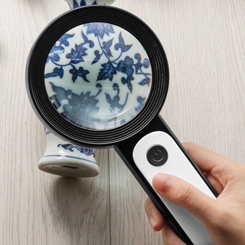 Magnifying Mirror Handheld With 18 LED Lights High-definition Cold And Warm Light Reading Mirror For Elderly Reading Maintenance