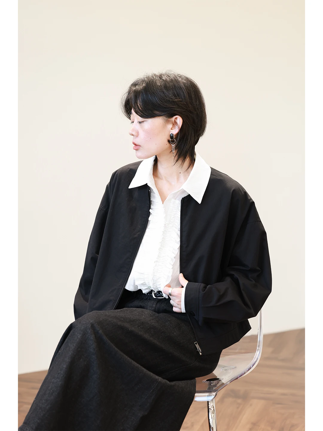 

Женская хлопковая куртка свободного кроя с высоким содержанием нитей, черная, утягивающая, дышащая, повседневная, осенняя коллекция 2025 года