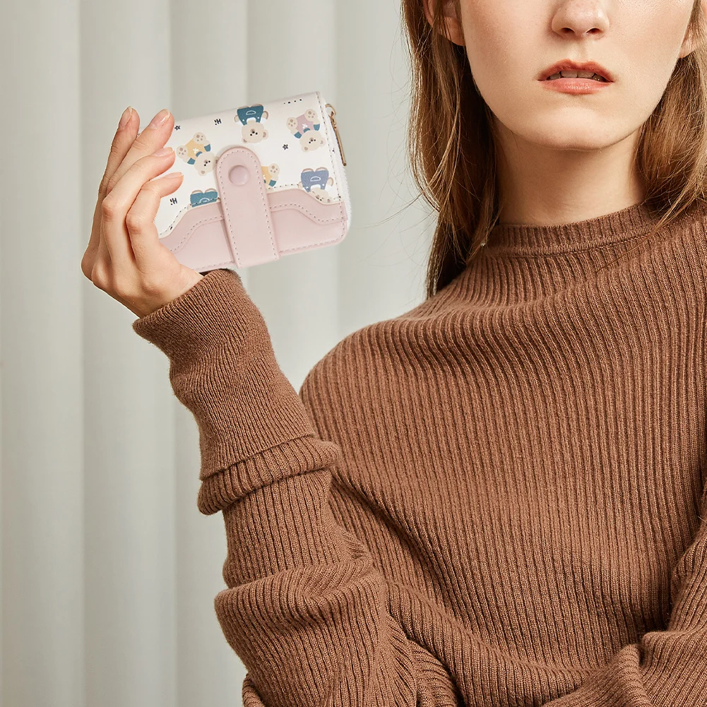 محفظة قصيرة على شكل دب لطيف مع إبزيم لحامل بطاقات الائتمان ومحفظة رفيعة للعملات المعدنية للنساء والفتيات