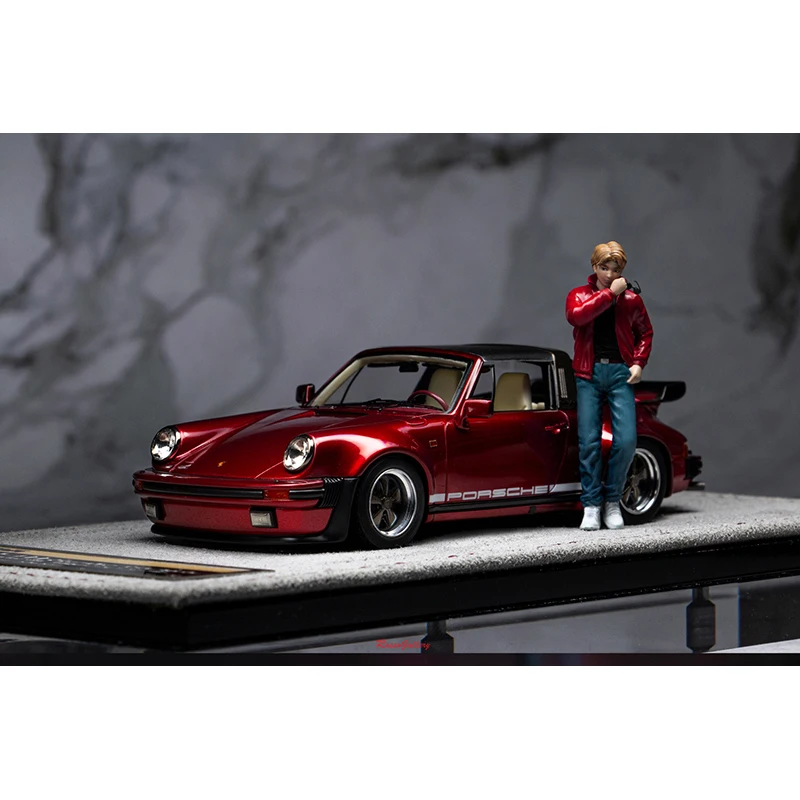 Resin 1:43 Finished Doll 80's Classic Jacket Men's Limited Suitable for 1/43 Scale Car Model DIY Display Collection Decoration