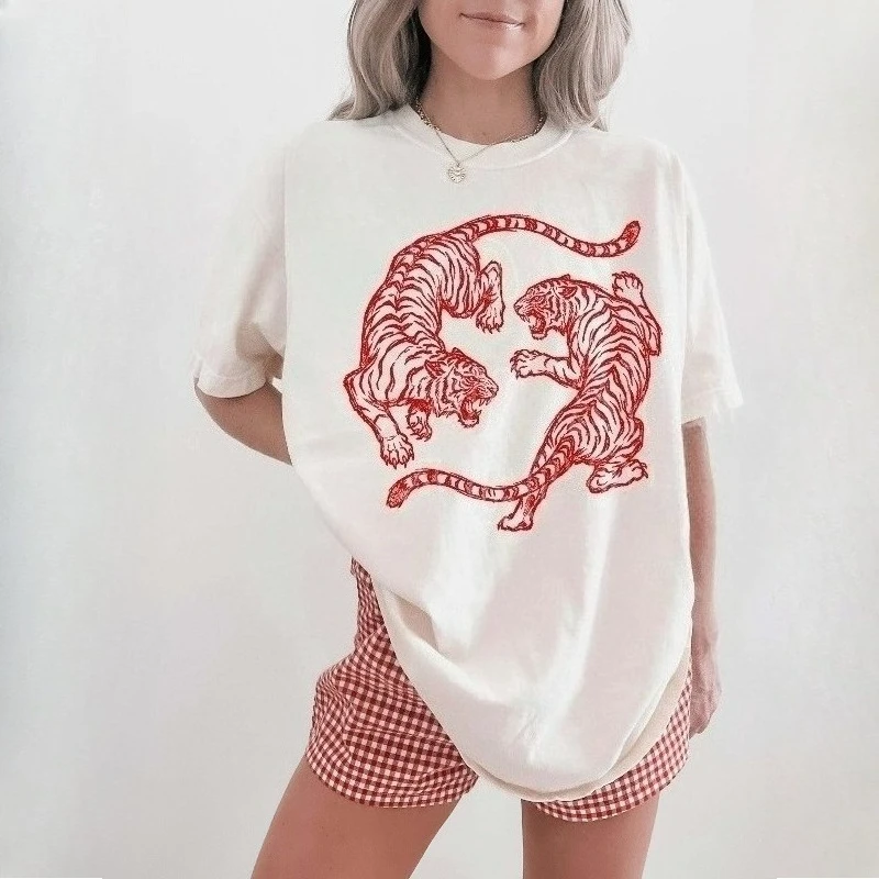 Japanese Fighting Tigers Tee Vintage Tattoo Art Graphic Shirt Retro Tiger Lover Gift Unisex Top Graphic Tee Men's Women Loose
