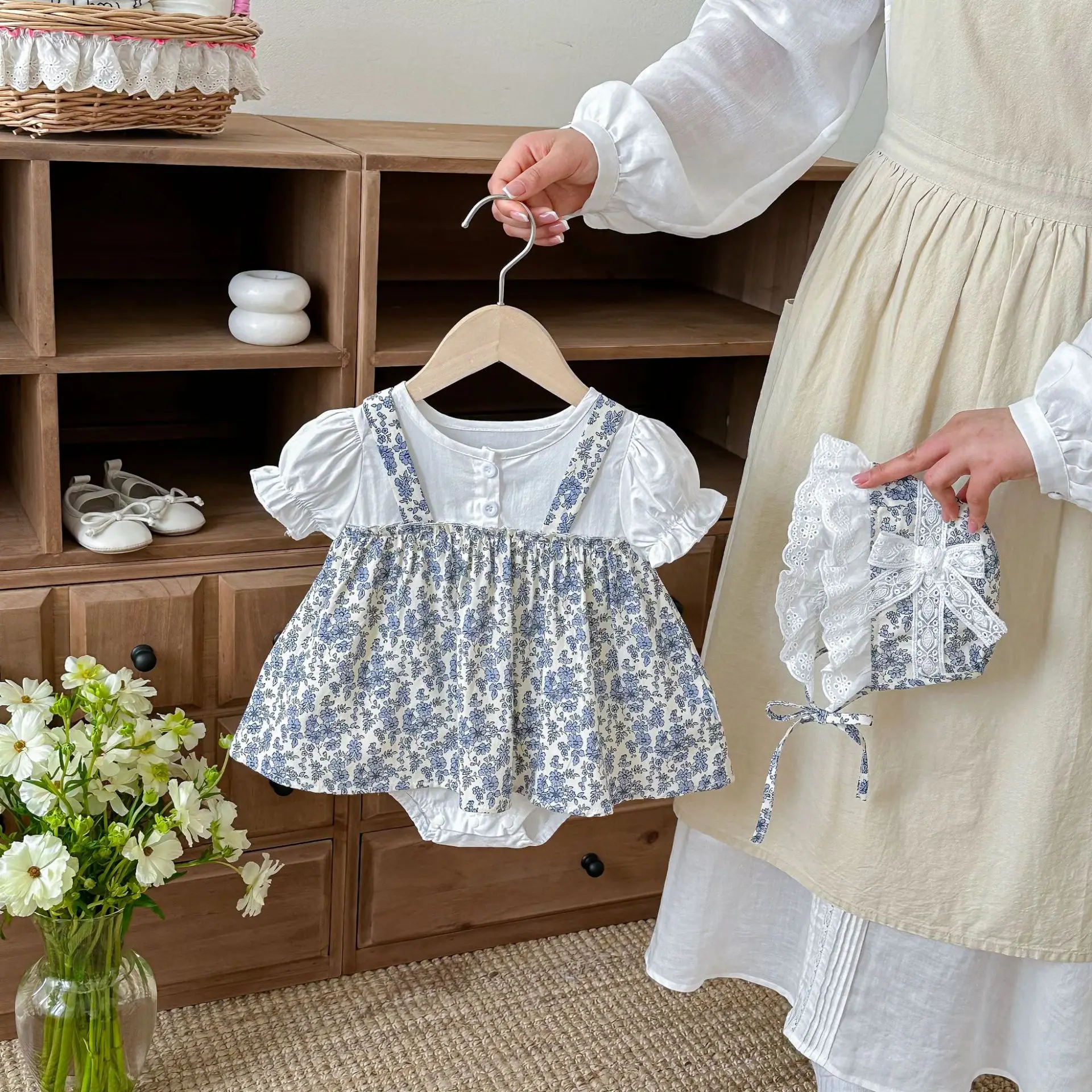

2026 Summer New Baby Girl Sweet Floral Splicing Bodysuit Dress + Hat Infant Cute Princess Jumpsuit Cotton Newborn Clothes 0-24M