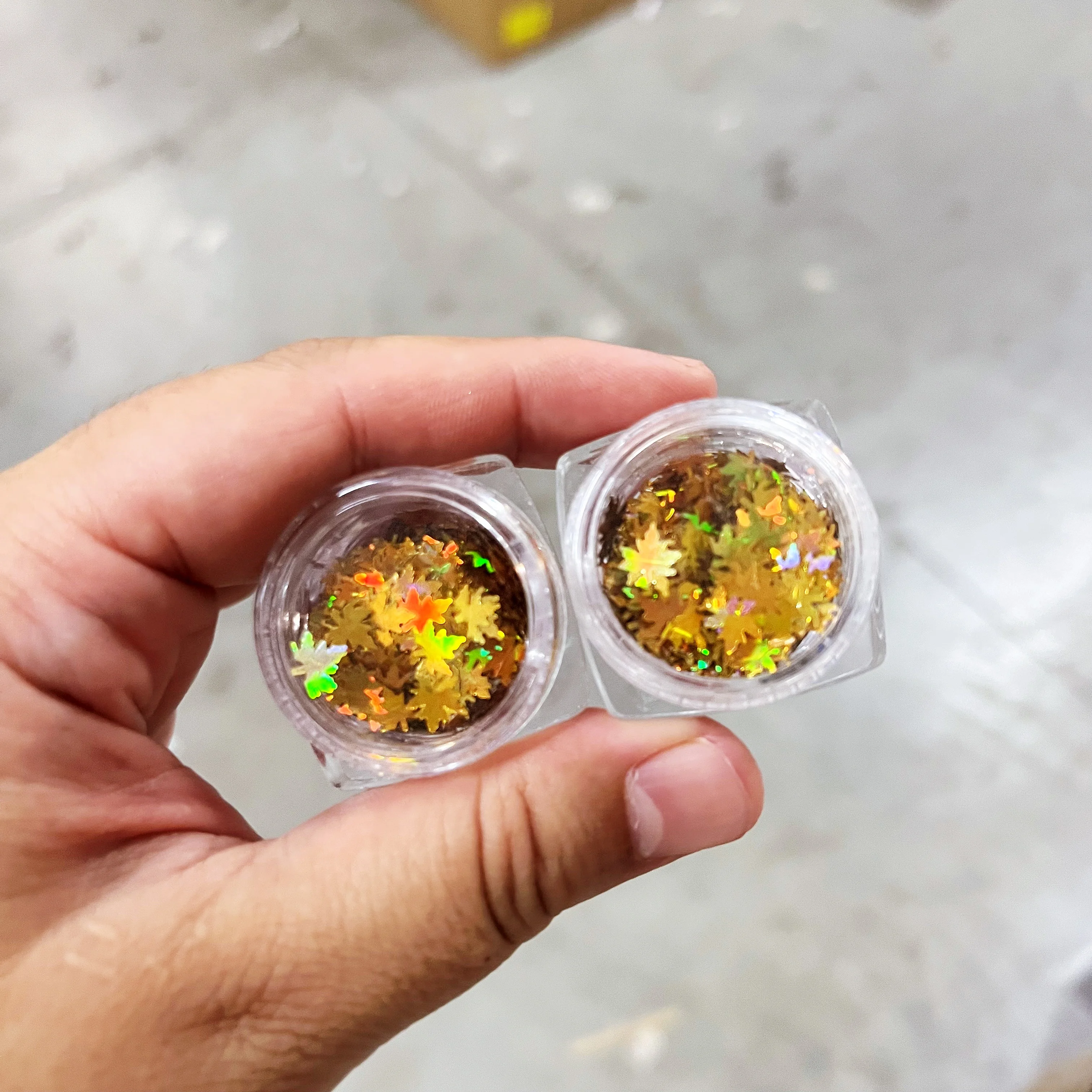 12 unids/set láser dorado colores mezclados hojas de otoño Paillettes decoración de uñas hoja de arce en forma de lentejuelas para uñas DIY manicura decoraciones brillantes *