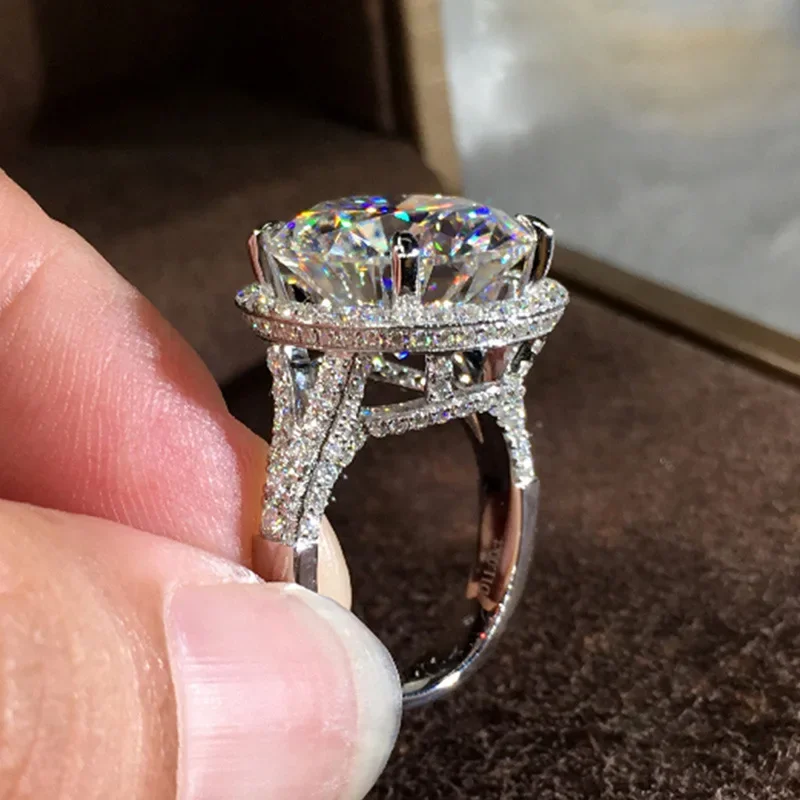 2026 New Ladies Attending Banquets with A Minimalist and Luxurious Design, High-end Accessories, Shiny and Elegant Zircon Rings