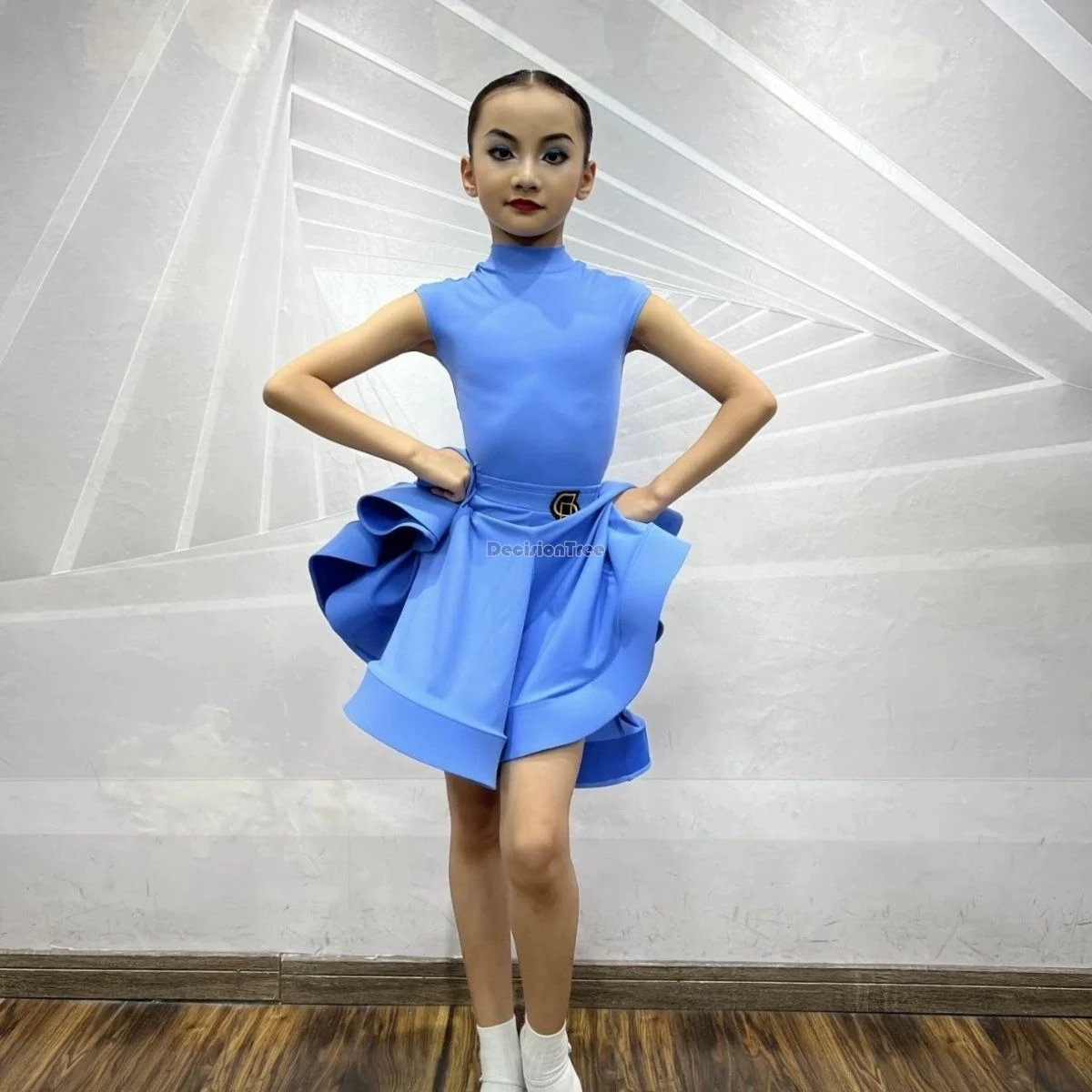 ชุดเต้นลาตินสำหรับเด็กผู้หญิง ปี 2025 ชุดฝึกซ้อม ชุดแสดง ยืดหยุ่นได้
