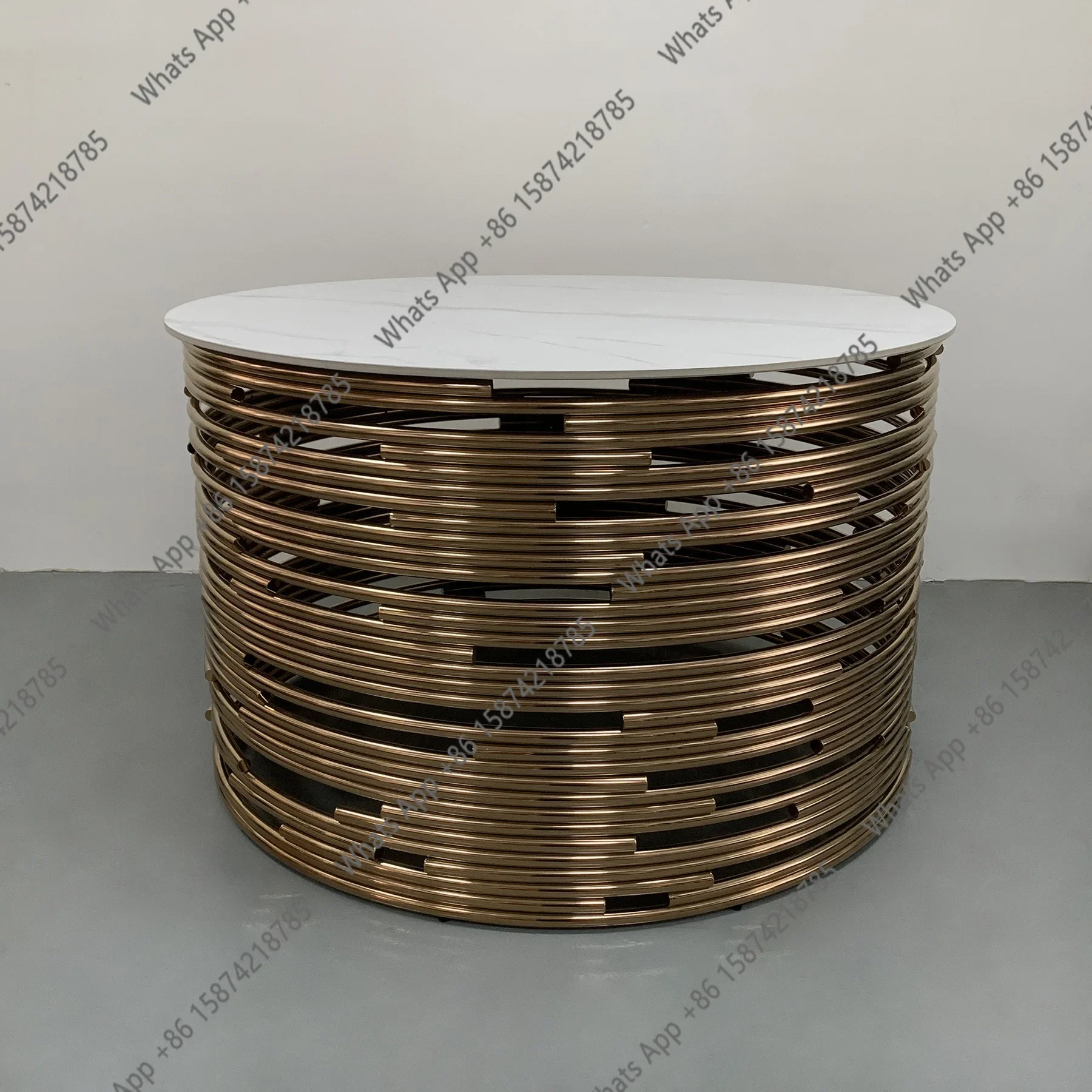 

Кофейный столик X5 Light Luxury: Итальянский дизайнерский круглый столик из нержавеющей стали для небольшой квартиры, гостиной, дома