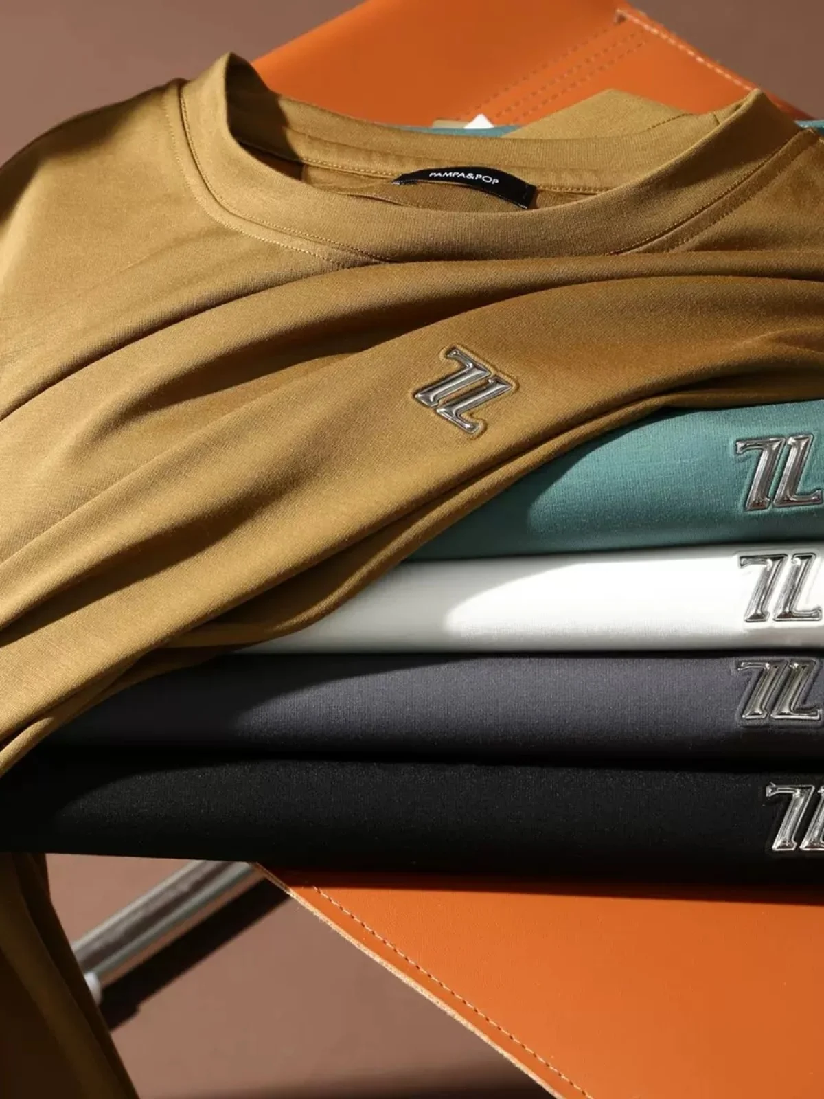 

Luxury Ceiling Level Liquid Ammonia Silk Fabric Men's Faion Casual round Ne ort Sve T-irt Stand Fit Urban Sle