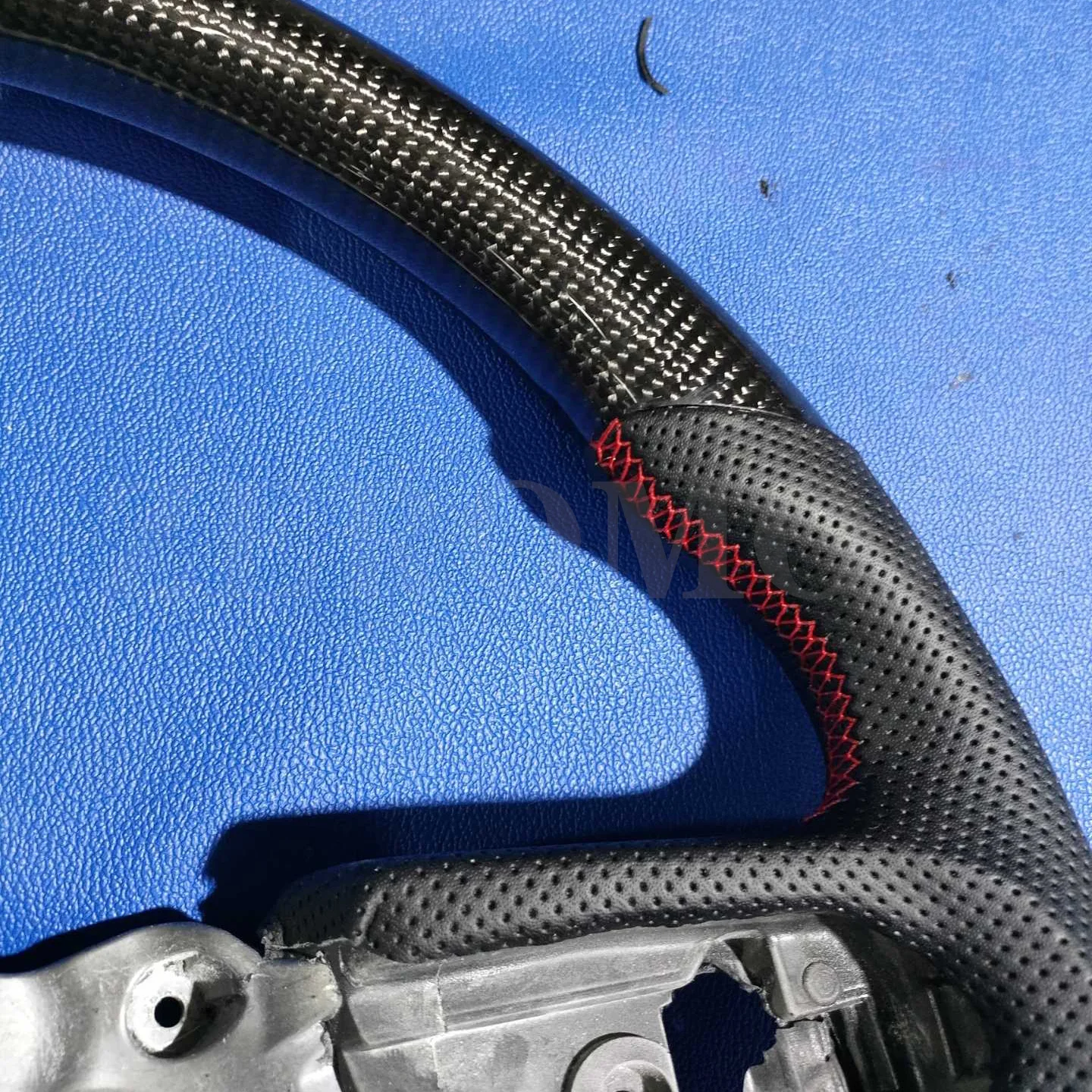 Carbon Fiber Car Steering Wheel Perforated Leather For Jeep Wrangler JL 2018-2019 Models Sport Wheel