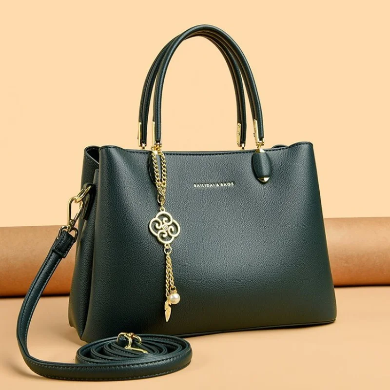 

Elegant Women Messenger Bag Crafted From Fine Leather Boasting Popular Elegant Style And Textured Surface​