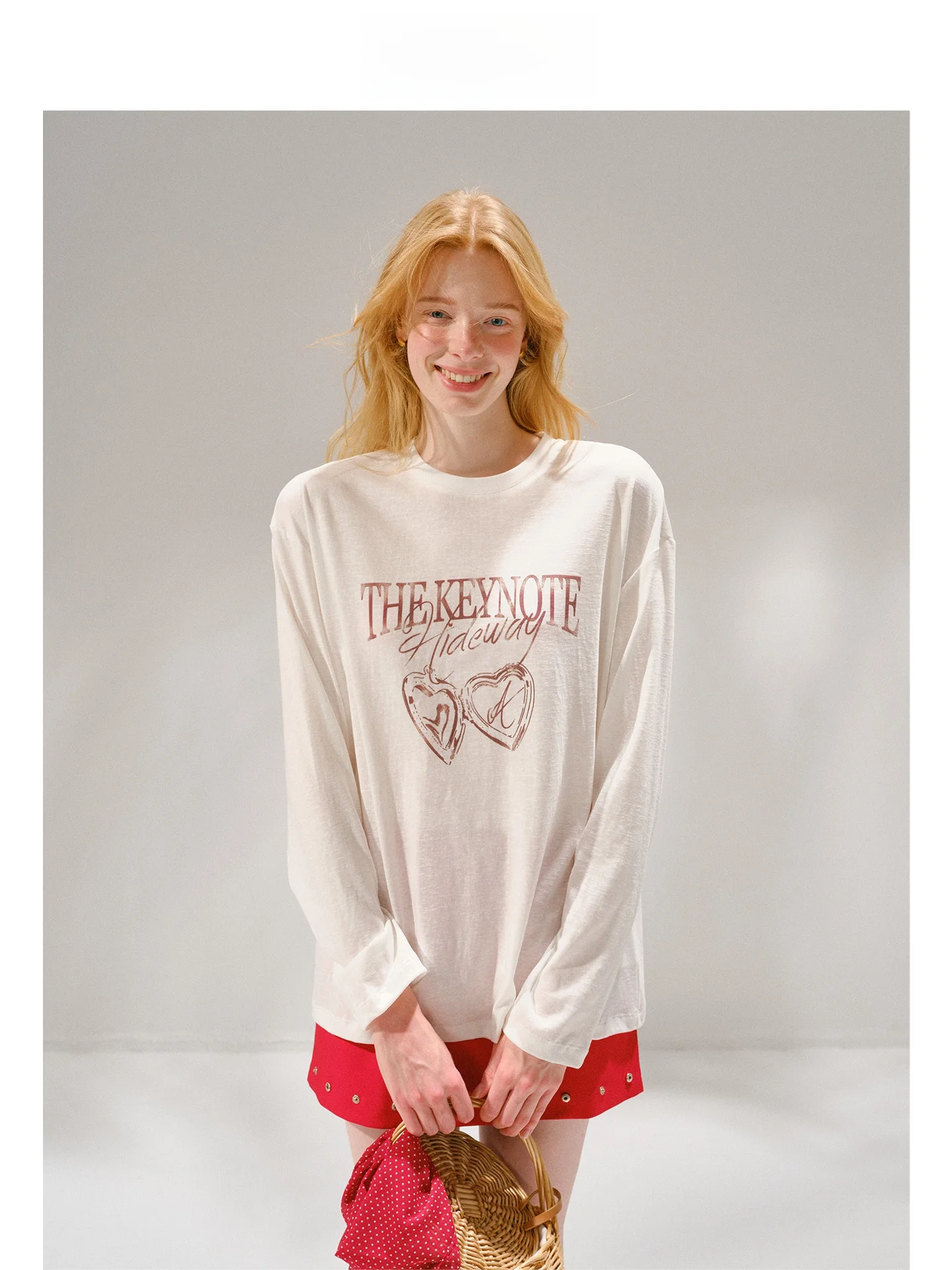 

Ретро-футболка с длинным рукавом из шелка с принтом, свободного кроя, с круглым вырезом, женская, повседневный стиль, из полиэстера, хлопка и лиоцелла.