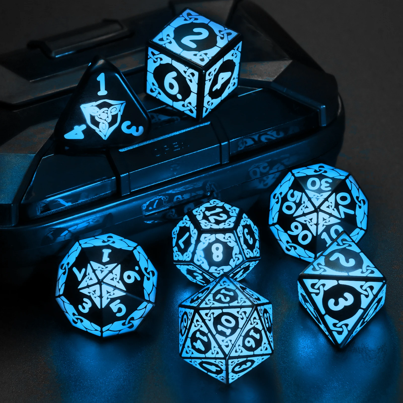 

Набор светодиодных кубиков ZHOORQI с синим светом, беспроводная зарядка, для Dungeons and Dragons, ролевых игр, подарки для DND