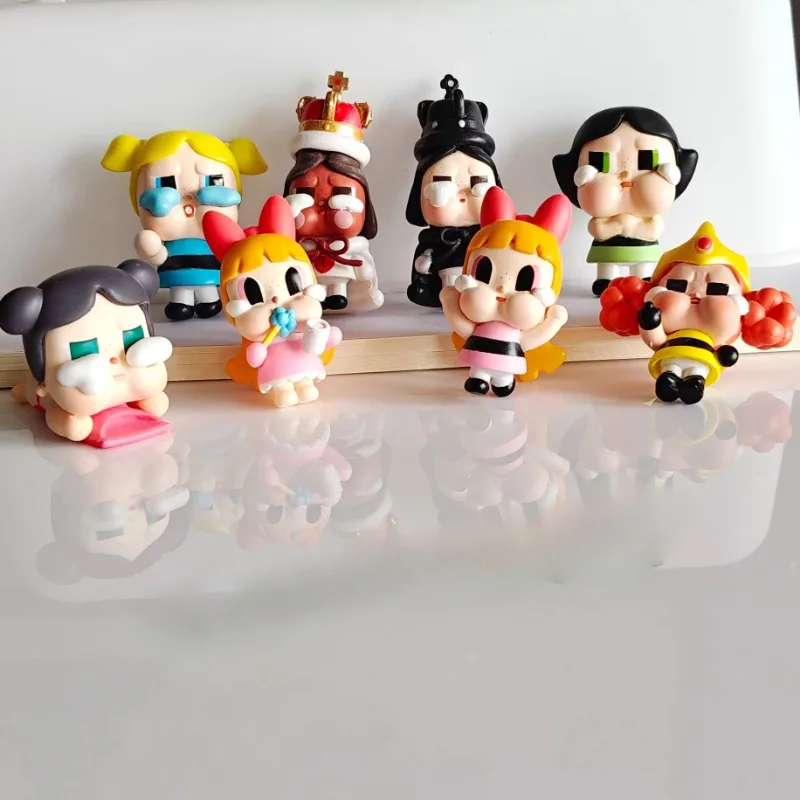 

1pcs New Mini Cartoon queen Crybaby Standing posture Doll Cute Toy Desktop Decoration Model Ornaments Gift
