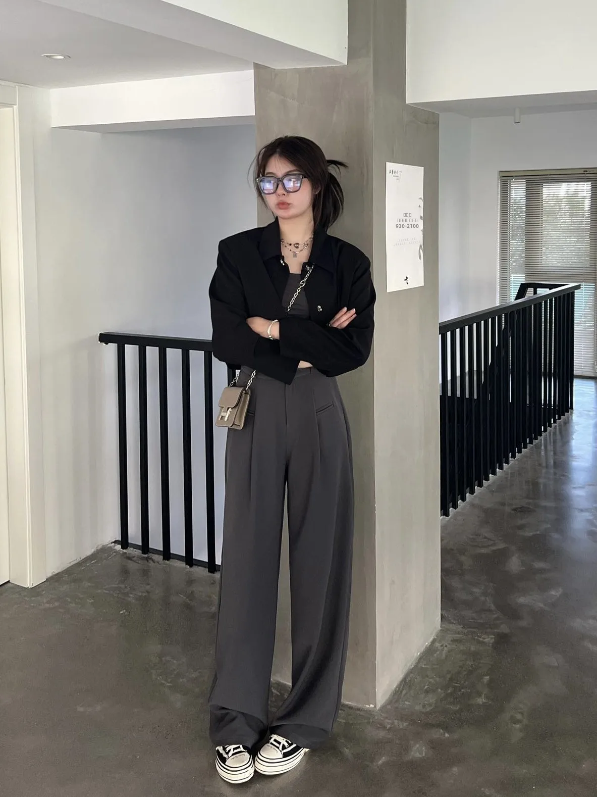 

Широкие брюки женские с высокой талией, струящиеся, прямые, в пол, костюмные, весенние, новые, простые, для подростков