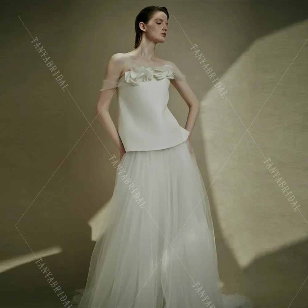 Strapless Satin And Tulle Bridal Gown Sleeveless A Line Sweep Train Simple Wedding Dress Dreamy Bridal Photoshoot Dress TSWD561